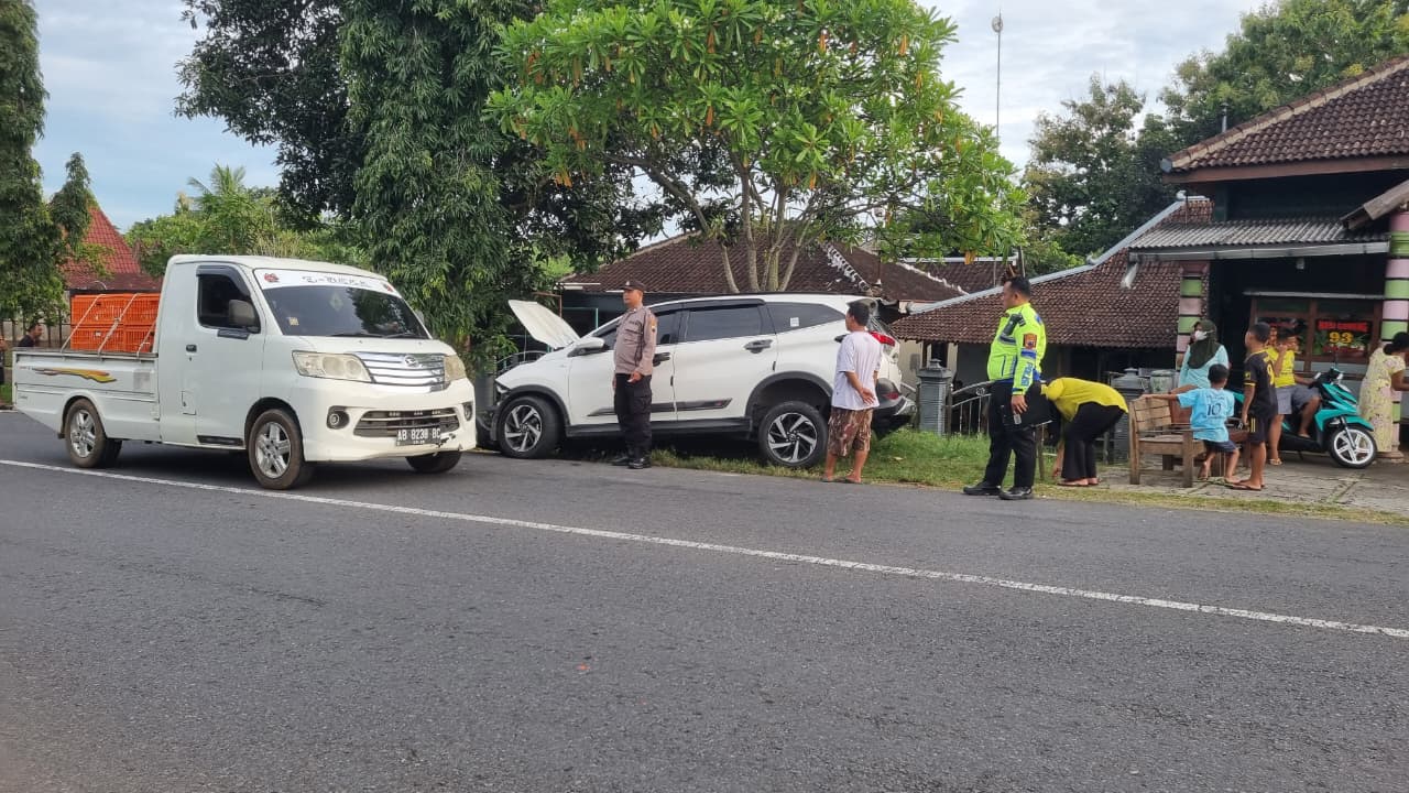 Lokasi kecelakaan tabrakan dua mobil di Jalan Wonogiri-Ngadirojo.