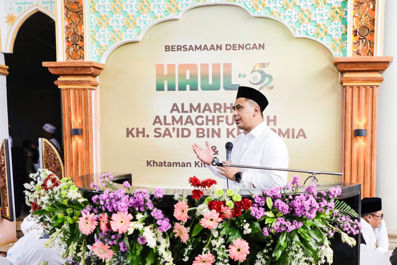 Wakil Gubernur Jawa Tengah Gus Yasin memberikan sambutan pada acara haul KH Sa’id bin Armia.