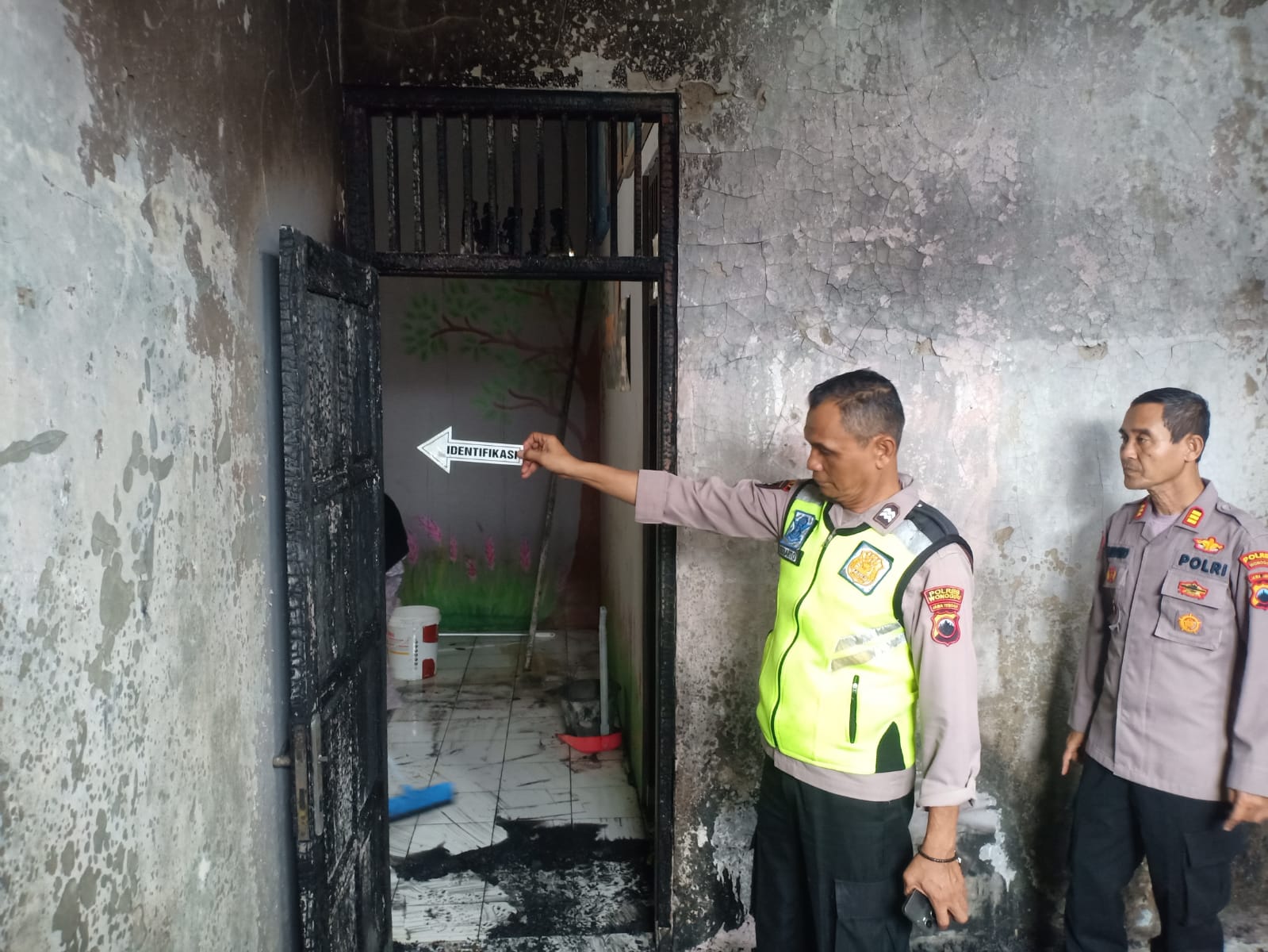 Olah TKP kebakaran gudang TK di Wonogiri