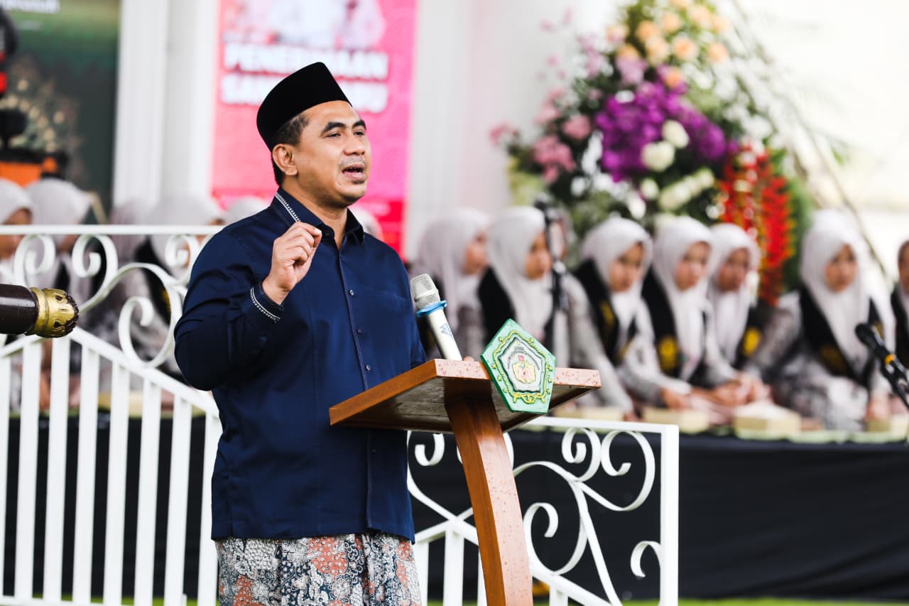 Wagub Jateng Taj Yasin Maimoen di pesantren