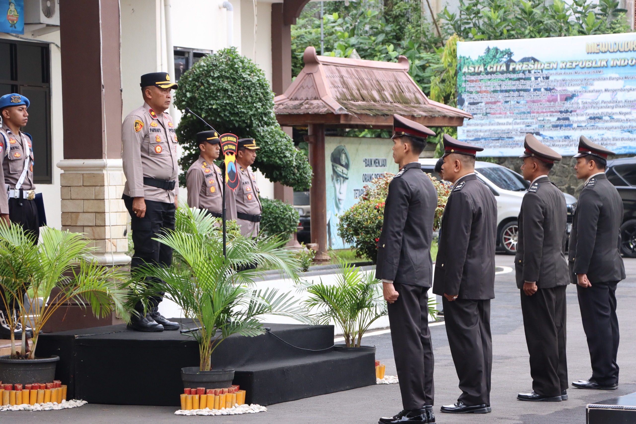 Wonogiri Kompol Parwanto memimpin upacara