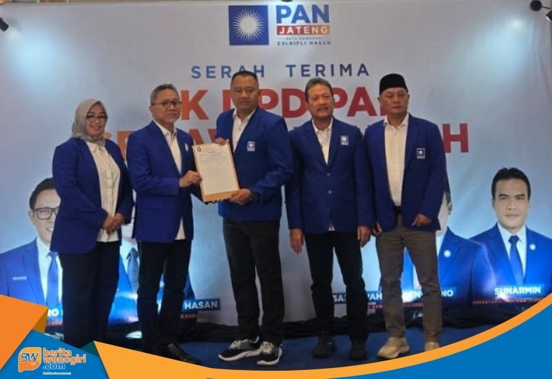 Penyerahan SK DPD PAN Wonogiri oleh Zulkifli Hasan