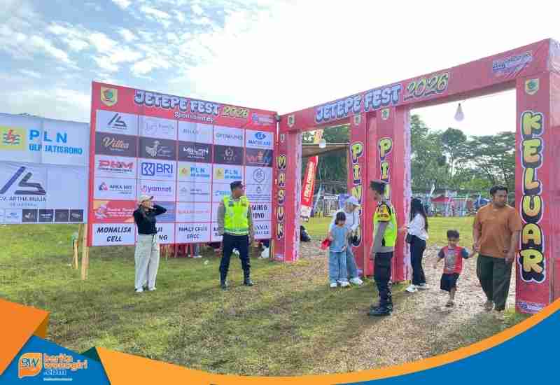 Pengamanan polisi di Festival UMKM Jatipurno 2026