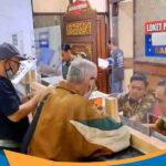Warga bayar pajak dalam program Diskon PKB Jawa Tengah 5 Persen
