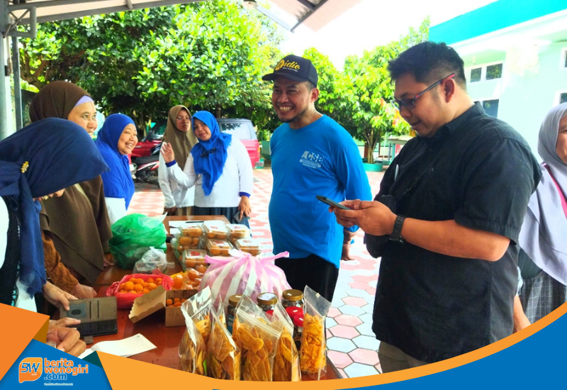 Kolaborasi ASBF Wonogiri dan KADIN dalam tebus sembako murah