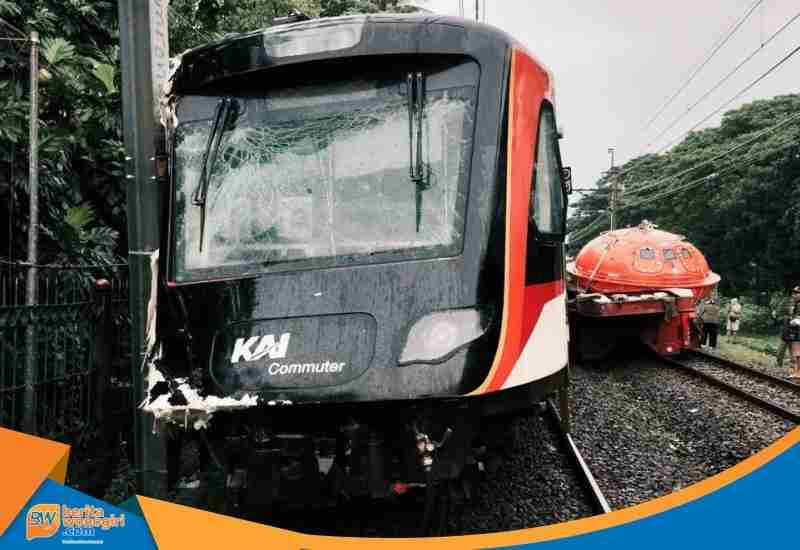 Truk container tertabrak kereta bandara di Stasiun Poris, Tangerang
