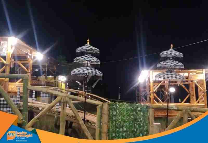 Resto Gubuk Sawah Ganendra Wonogiri di tengah persawahan