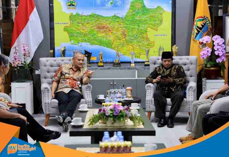 Gubernur Ahmad Luthfi menerima curhat Kades Banyumas soal dana desa