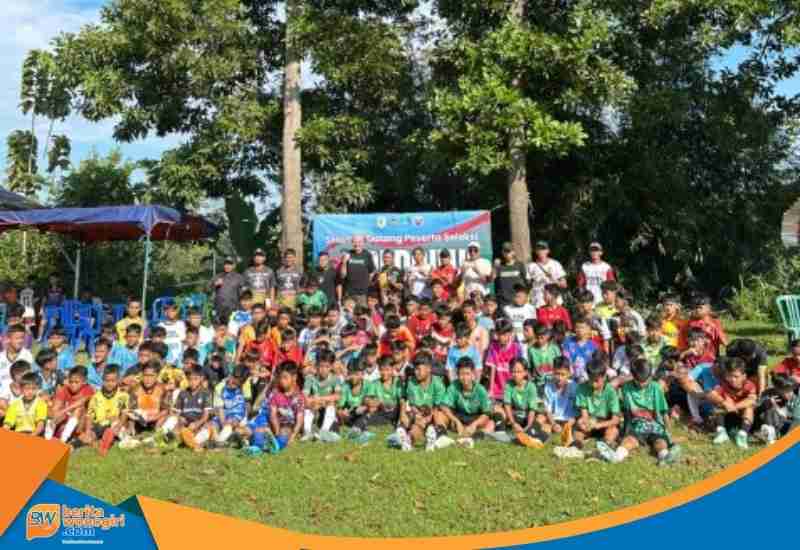 Peserta seleksi Persiwi Wonogiri U-13 beraksi di Lapangan Kiran Sidoharjo