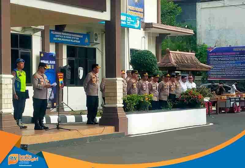 Kapolres Wonogiri memberikan arahan kepada seluruh personel