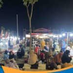 Personel Polsek Wonogiri Kota berpatroli mengawasi kerumunan massa