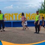 Polisi berjaga di Pantai Nampu saat Lebaran 2026