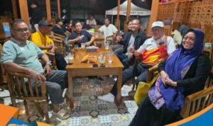Suasana kuliner di Kedai Indah Pak Plenthux Wonogiri