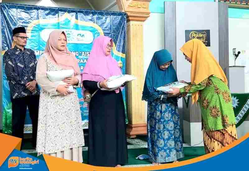 penyerahan santunan dhuafa lansia Sukoharjo