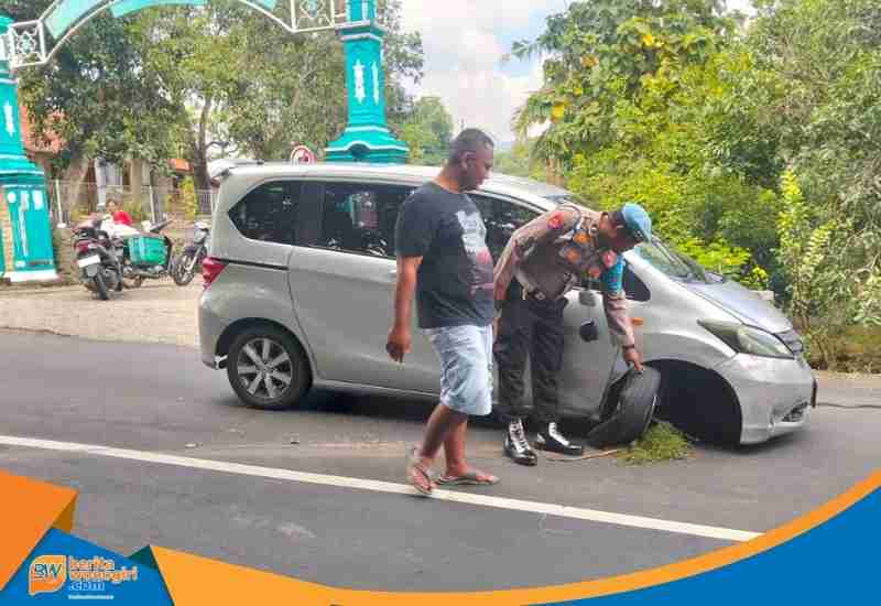 Mobil Honda Freed penyebab kecelakaan beruntun di Eromoko Wonogiri