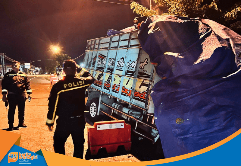 Kondisi truk Mitsubishi Colt ringsek setelah kecelakaan maut Wonogiri.