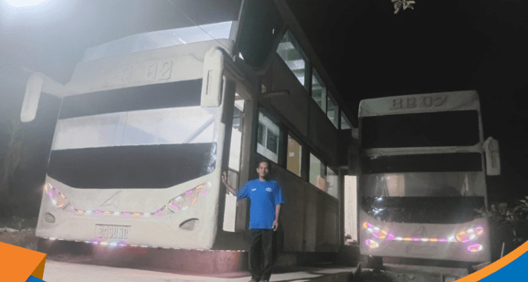 Penampakan depan Rumah Bus Wonogiri mirip Agra Mas.