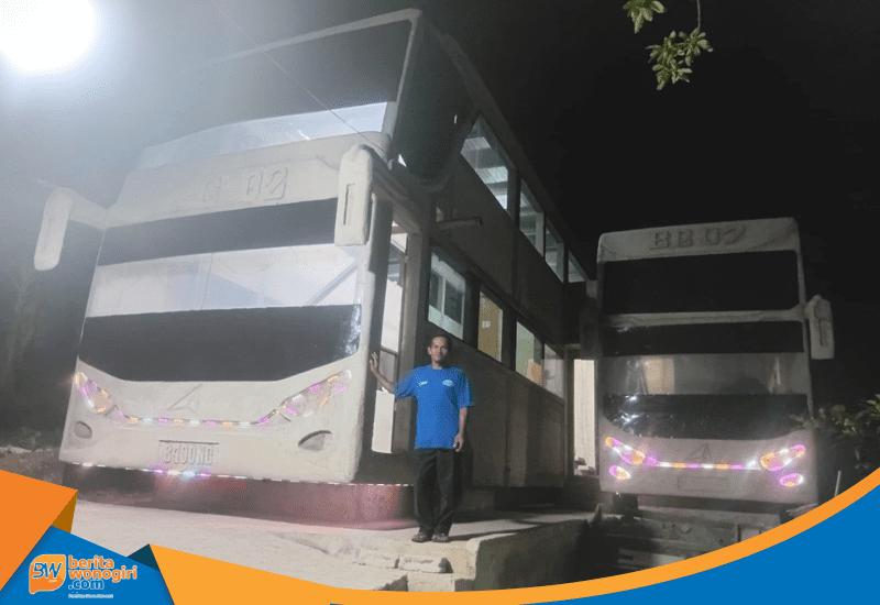 Penampakan depan Rumah Bus Wonogiri mirip Agra Mas.