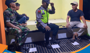 Suasana pos Satkamling di wilayah Jatiroto Wonogiri pada malam hari.