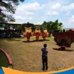 Penampilan kesenian Reog di Obyek Wisata Waduk Gajah Mungkur.
