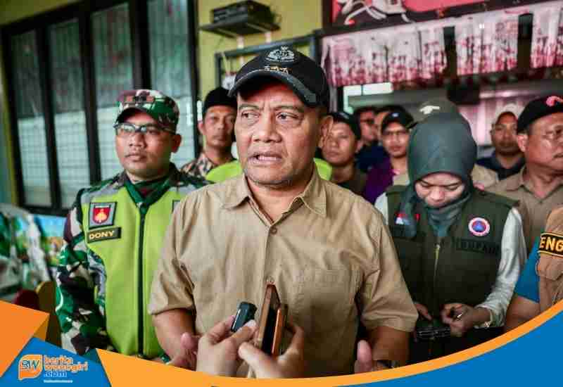 Gubernur Jateng Ahmad Luthfi cek lokasi banjir Demak