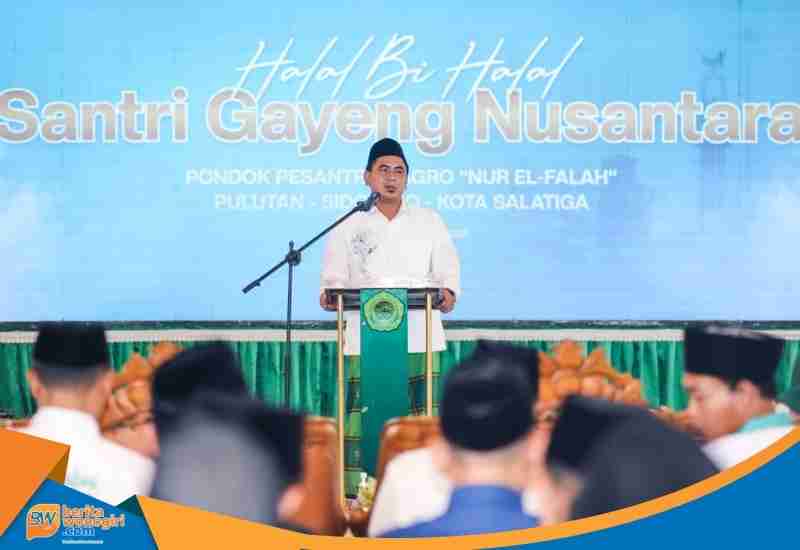 Gus Yasin memberikan sambutan dalam acara Halalbihalal SGN di Salatiga.