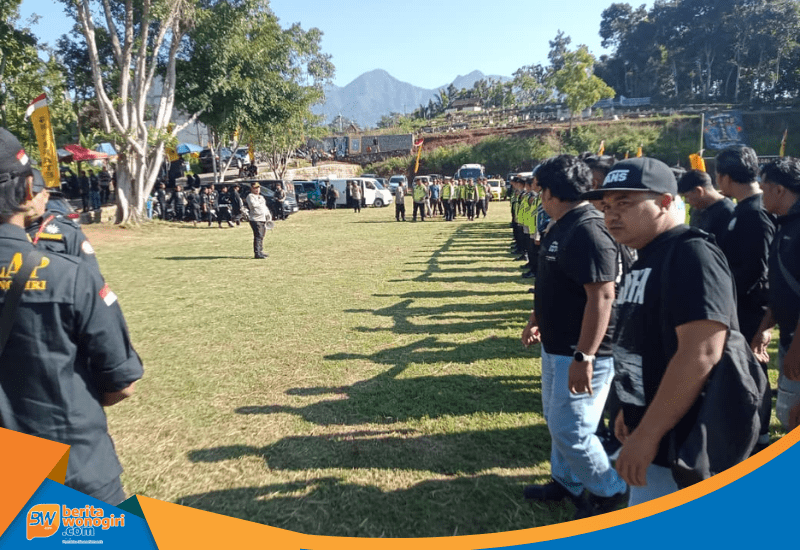 Personel Polres Wonogiri apel di Lapangan Pokoh.