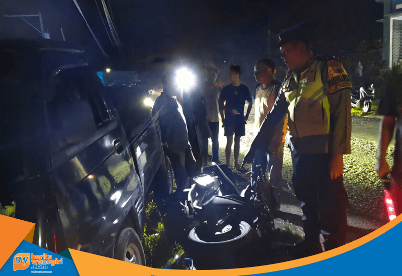 Polisi olah TKP di Jalan Purwantoro-Ponorogo.