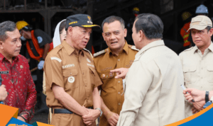 Presiden Prabowo dan Ahmad Luthfi tinjau TPST BLE Banyumas.