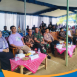 Tamu undangan Forkopimcam Nguntoronadi duduk di kursi utama.