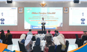 Sekjen ATR BPN Dalu Agung Darmawan berbicara di podium Aula Prona.