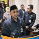 Wakil Gubernur Jateng Taj Yasin Maimoen memberikan keterangan pers di Gedung DPRD Jateng.