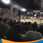 Ratusan penonton memadati tribun lapangan voli Dusun Klepu.