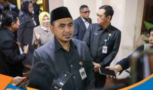 Wakil Gubernur Jateng Taj Yasin Maimoen memberikan keterangan pers di Gedung DPRD Jateng.