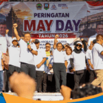 Ahmad Luthfi dan Taj Yasin di atas panggung May Day.