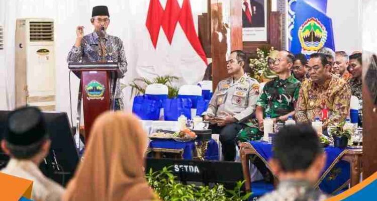Sekda Jateng Sumarno memimpin Rembug Pembangunan Kedungsepur di Pendopo Kabupaten Grobogan.