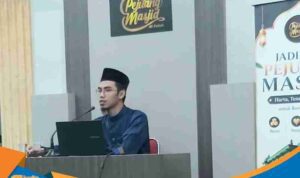 Muhammad Machbub Aozai menyampaikan materi parenting Islami