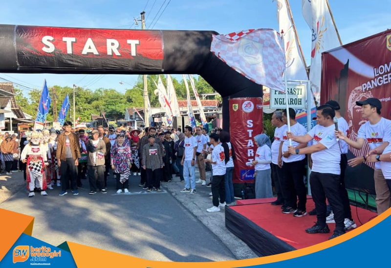 Kapolres Wonogiri bersama jajaran Forkopimda mengibarkan bendera start.