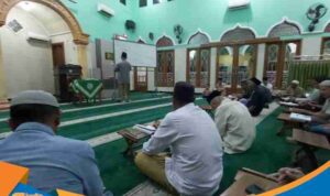 Ustadz Drs H Suroto memberikan ceramah Kajian Kurban Sukoharjo di Masjid Al-Falah.