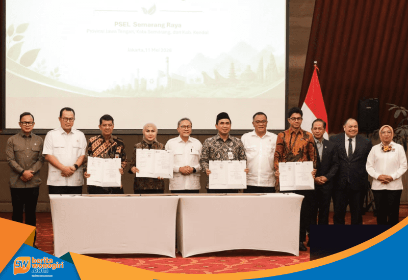 Wagub Gus Yasin tandatangani MoU Sampah Jadi Listrik dengan Danantara di Jakarta
