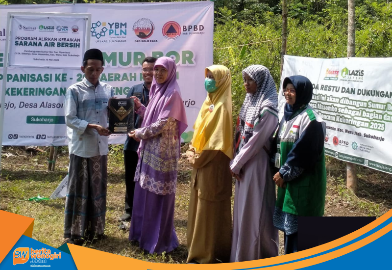 Peresmian sumur bor di Dukuh Sidorejo Desa Alasombo Sukoharjo.