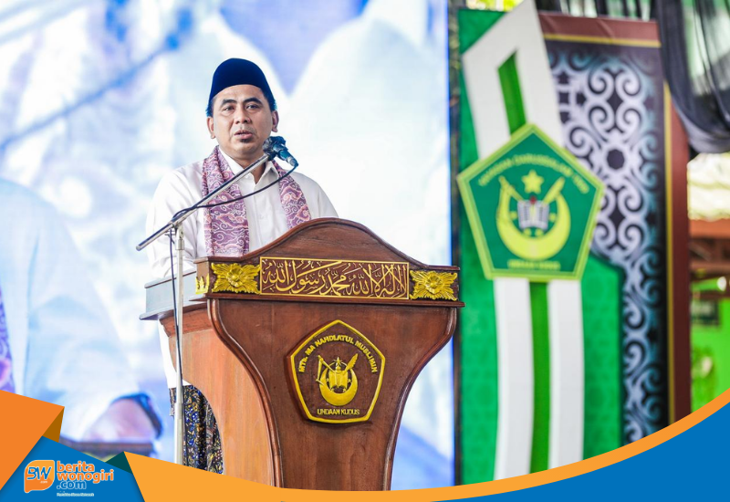 Wagub Jateng Taj Yasin Maimoen memberikan sambutan di Kudus