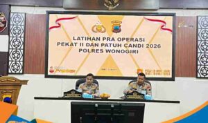 Kapolres Wonogiri memberikan arahan kepada peserta Latpraops.