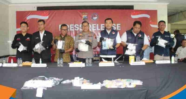 Suasana halaman Mako Ditresnarkoba Polda Jateng Jalan Tanah Putih Semarang.