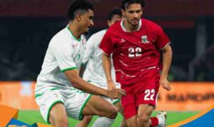 Pemain Oman terlihat buntu menghadapi press Timnas Indonesia.