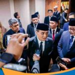 Gubernur Jateng Ahmad Luthfi berbicara serius di depan mikrofon wartawan.